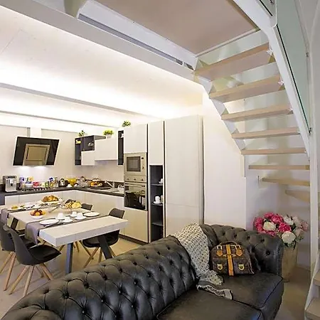 La Finestra Sul Convitto Bed and Breakfast Λέτσε
