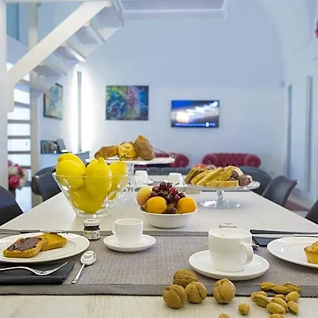 Frühstückspension La Finestra Sul Convitto 3*