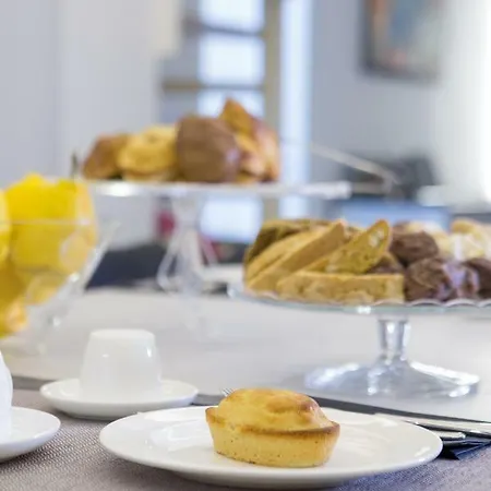 La Finestra Sul Convitto Bed and Breakfast Λέτσε