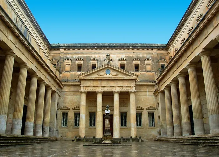 לינה וארוחת בוקר La Finestra Sul Convitto לצ'ה