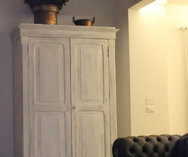 ベッド・アンド・ブレックファスト ラ フィネストラ スル コンビット B＆b　 3*