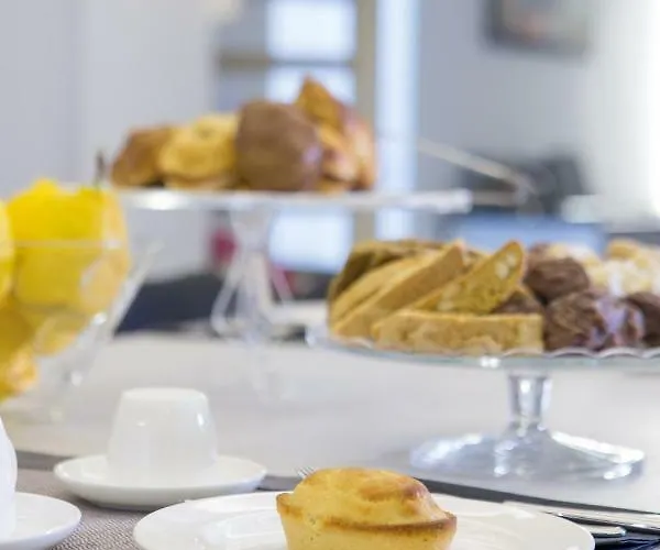 La Finestra Sul Convitto לינה וארוחת בוקר לצ'ה