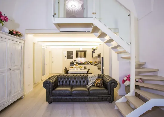 לינה וארוחת בוקר La Finestra Sul Convitto לצ'ה